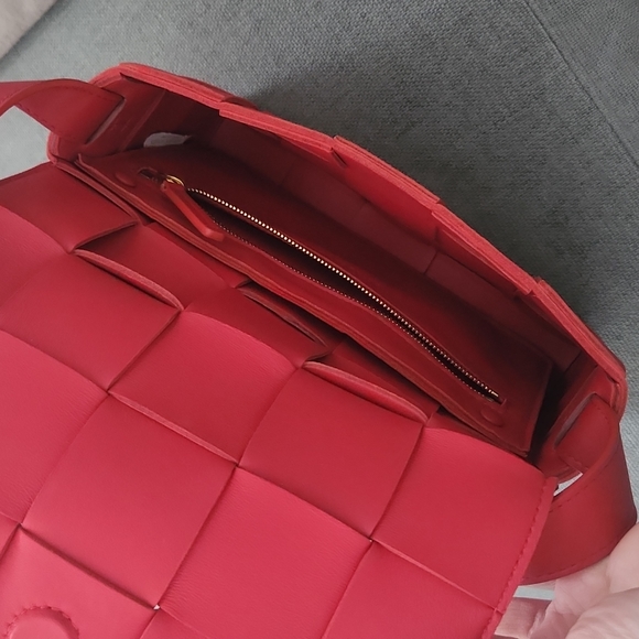 BOTTEGA VENETA Intrecciato Cassette Crossbody Bag Bright Red - Picture 7 of 14